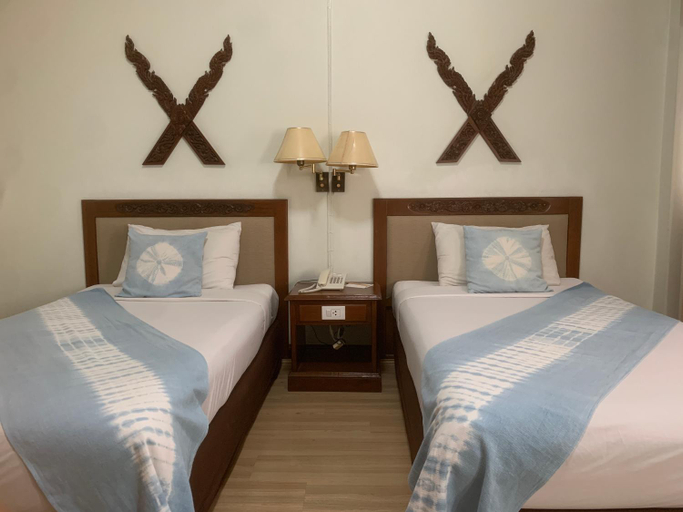 Bedroom 2, Maeyom Palace Hotel, Muang Phrae
