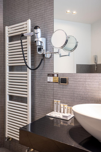 Bathroom 5, Hotel Ovest, Piacenza