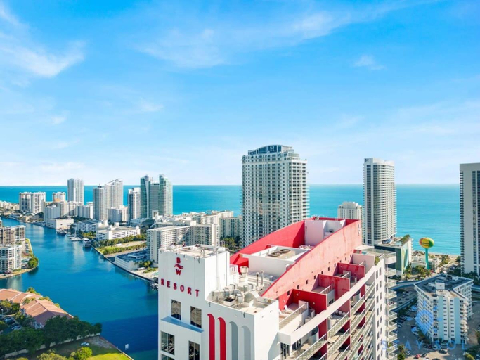 Others 4, Stylish Apartment Near Beach, Broward