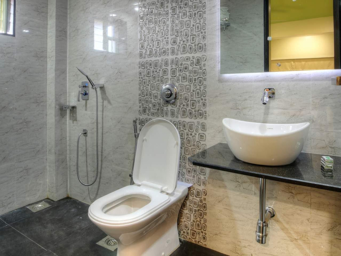 Bathroom 3, Hotel Lonavla, Pune