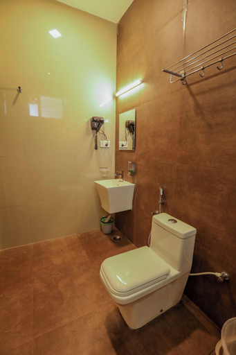 Bathroom 3, Thavika Silverwood Residence Yelagiri, Vellore