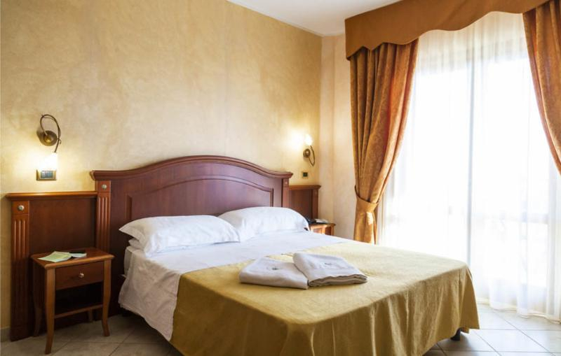 Bedroom 3, Santa Chiara Hotel Residence, Vibo Valentia