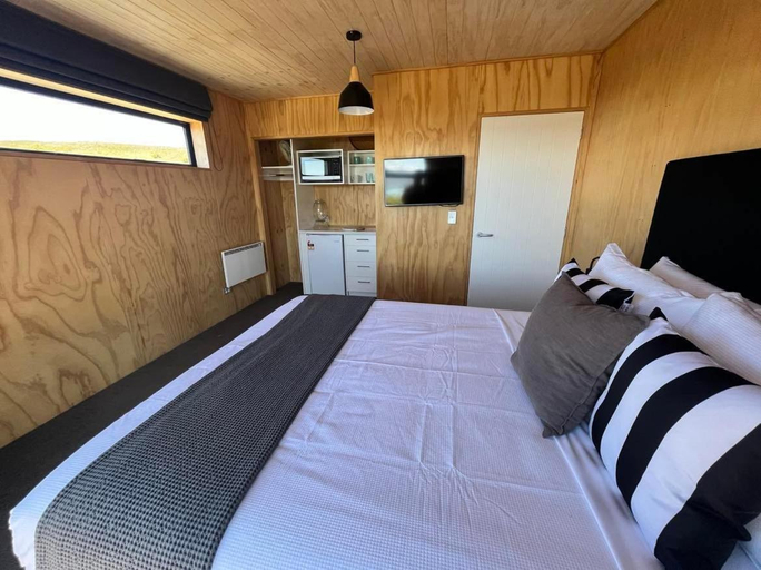 Bedroom 2, Wayfarers Lodge, Mackenzie