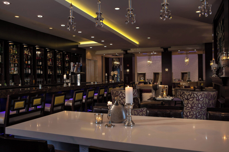 Food & Drinks 5, Renaissance Chicago North Shore Hotel, Cook