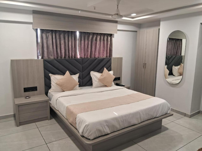 Bedroom 2, Hotel Metro Inn, Ahmadabad