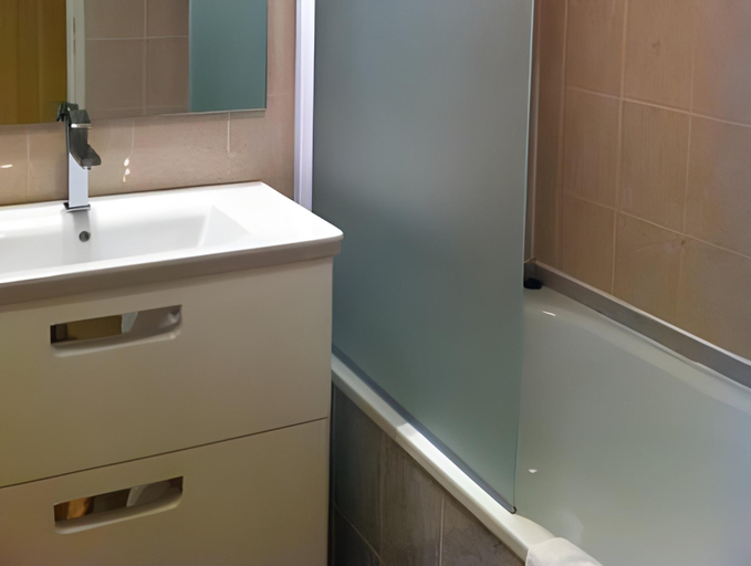 Bathroom 2, ibis Styles Annecy Le Vieux (Ouverture mai 2026), Haute-Savoie
