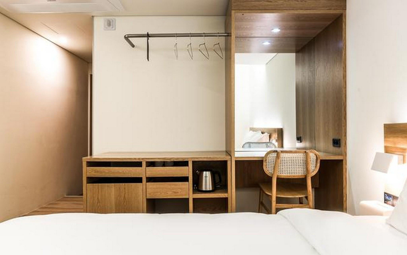 Bedroom 2, Suwon Ingye-dong Alice Hotel, Suwon