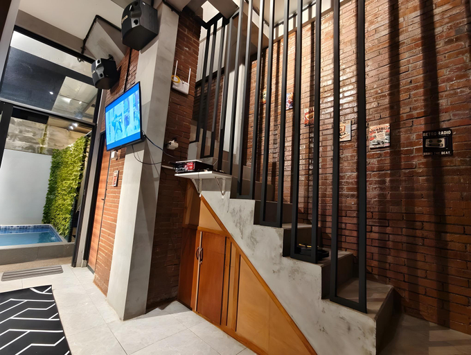 Exterior & Views 3, Villa Pondok Kelapa, Malang
