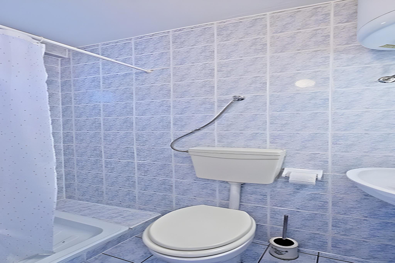 Bathroom 3, Apartments Grljevic - Studio Apartment with Balcony and Sea View A3, Župa Dubrovačka