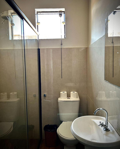 Bathroom 3, Hotel Monte Carlo, Dourados