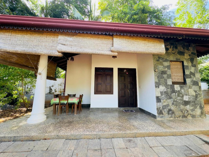Others 5, Ambawaththa Villa, Unawatuna, Habaraduwa
