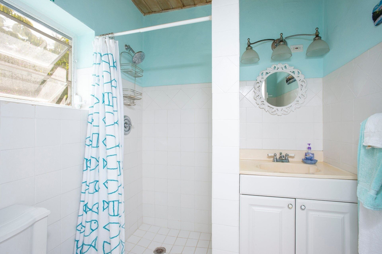Bathroom 4, Poponi House 2 Bedroom Home