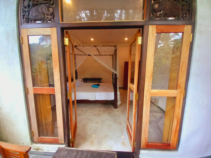 Others 4, Mount Edge Villa, Habaraduwa