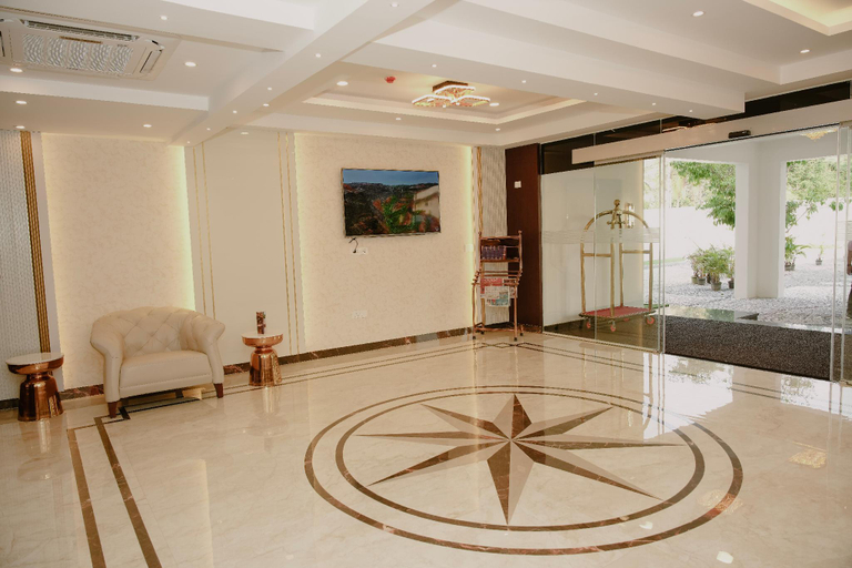 Public Area, The King's Meadows, Bangalore