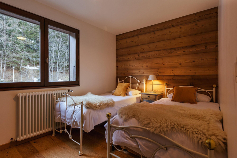 Room 4, La Pers v Rance 12, Haute-Savoie