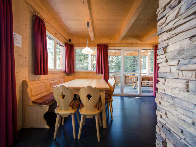 Others 2, Cozy chalet with hot tub, Murau