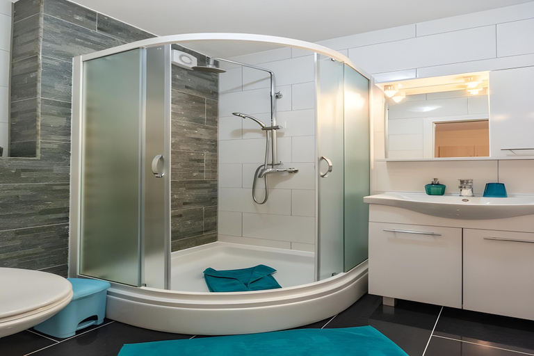 Bathroom 3, Lokva Apartments, Omiš