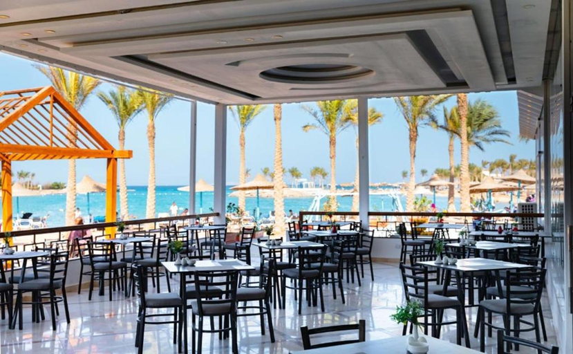Food & Drinks 2, HRG Aparthotel with Free Aqua Park & Beach Access - By MAMO Property, Safaja
