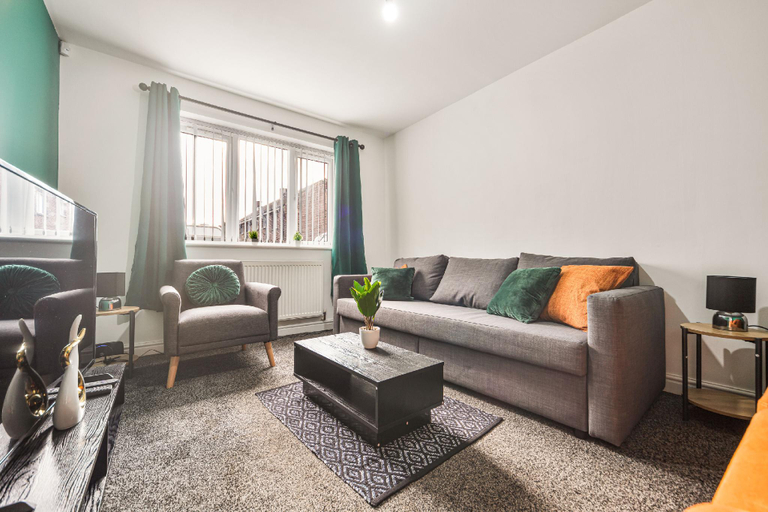 Others 3, Exclusive home for contractors and families, Bradford