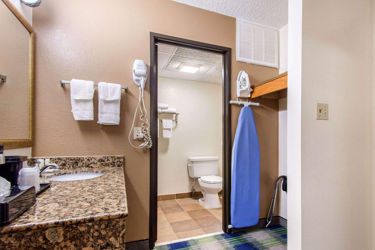 Bedroom 3, Quality Inn Arkansas City North, Cowley