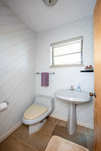 Bathroom 4, Owl's Roost 3 Bedroom Home