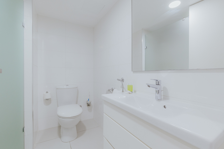 Bathroom, Tasia Maris Sands