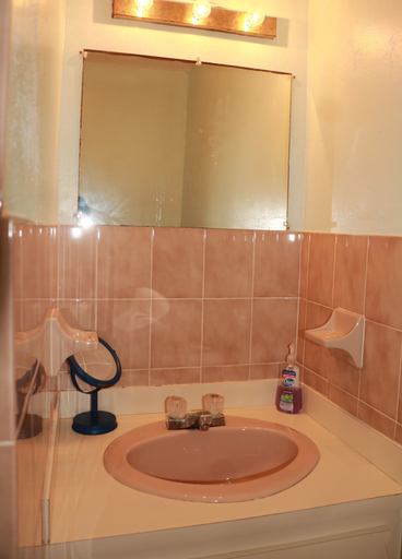 Bathroom 4, Ocean Sounds Cottage 1 Bedroom Cottage