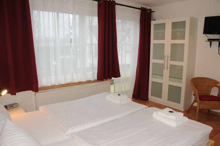 Bedroom 3, Pension Bella Vista, Bochum
