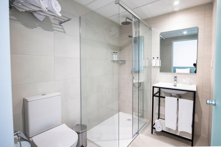 Bathroom 4, Hotel Calella by Beatriz Hoteles, Barcelona