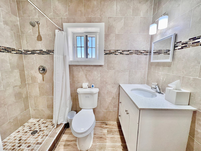 Bathroom, Simple Life Cottage 1 Bedroom Cottage