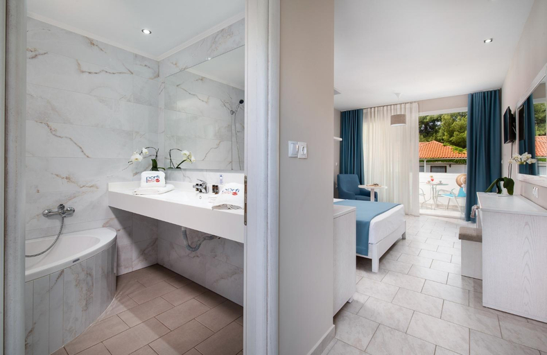 Bathroom 4, Porfi Beach Hotel, Central Macedonia