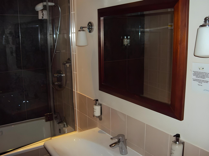 Bathroom 3, Crown Hotel, Suffolk