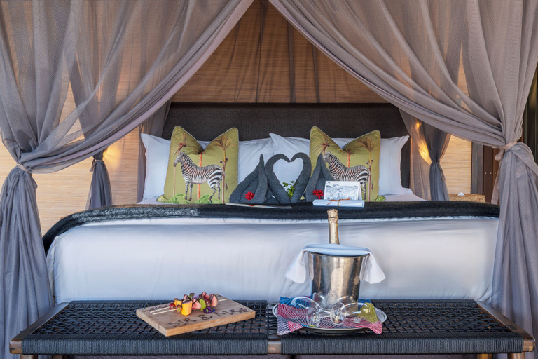 Bedroom 4, HillsNek Safari Camp - Amakhala Game Reserve, Cacadu