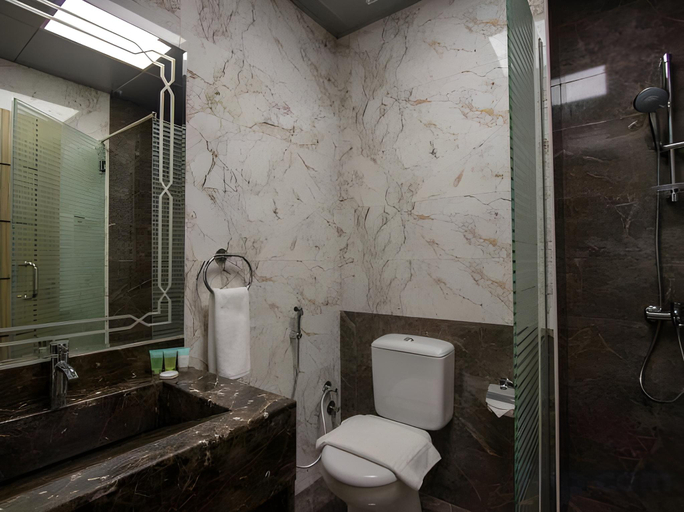 Bathroom 5, Flamingo Beach Hotel, Umm Al Quwain