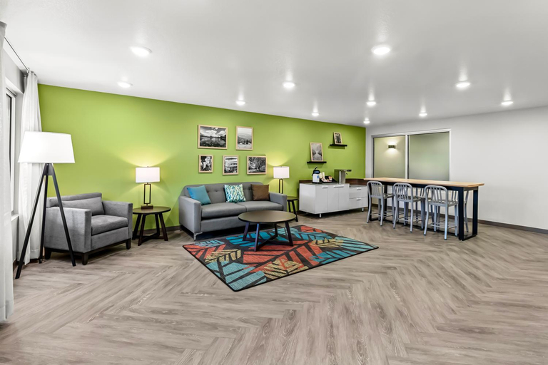 Public Area 2, WoodSpring Suites Beaverton - Portland West, Washington