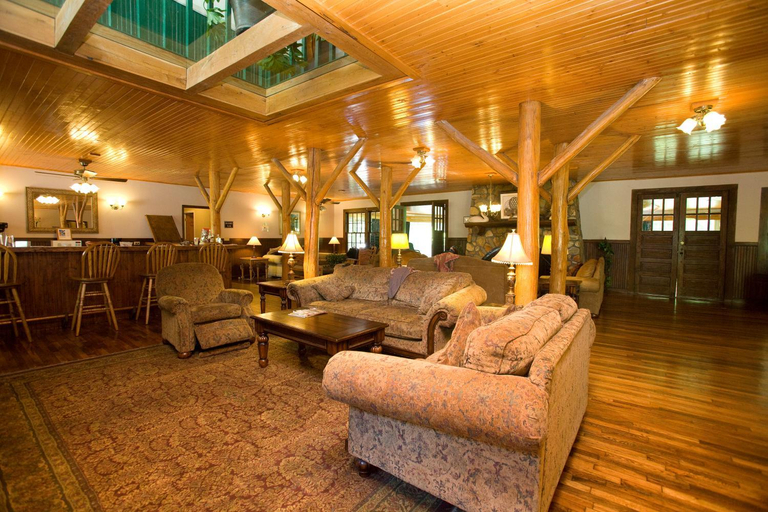 Public Area, Highland Lake Inn & Resort - Flat Rock, Henderson