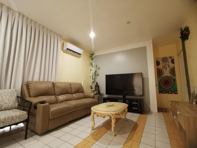 Public Area, Resort’s Side Hostel near Shangrila, Lapu-Lapu City