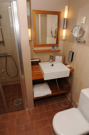Bathroom 3, Krapi Hotel, Uusimaa