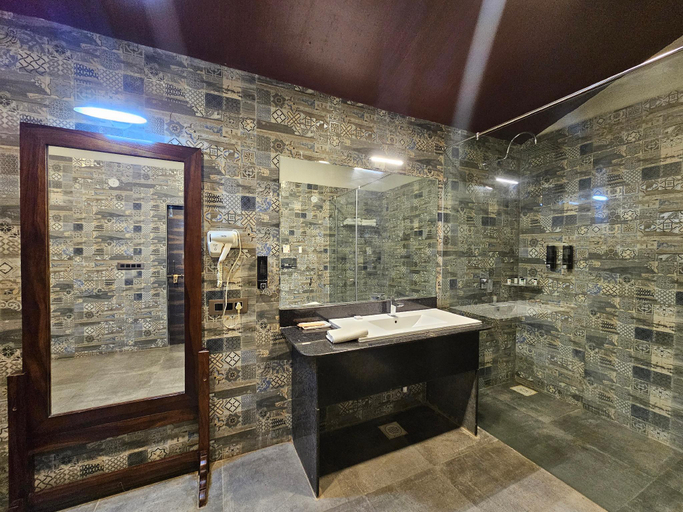 Bathroom 4, Gir Lion Safari Camp Sasan Gir, Gir Somnath