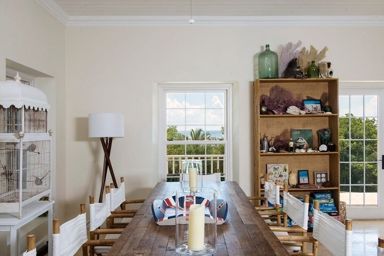 Food & Drinks 5, Buccaneer Hill 6 Bedroom Home