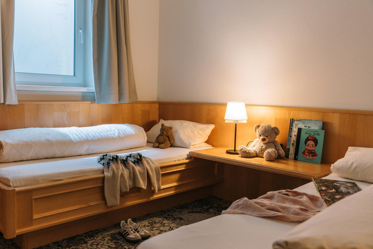 Bedroom, Landhaus Sammer, Reutte