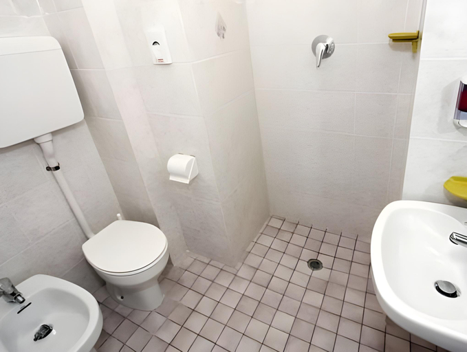 Bathroom 3, Hotel Baia, Rimini