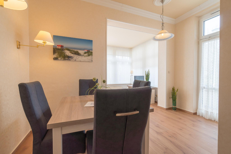 Others 3, Hotel Windrose Borkum, Leer