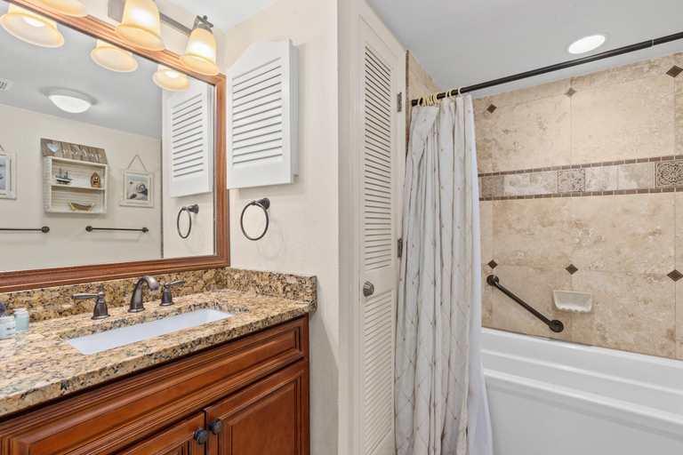 5, Seachase 704E - Beach Haven, Bay