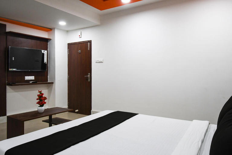 Bedroom 3, Hotel O by OYO The Royal Velvet, North 24 Parganas