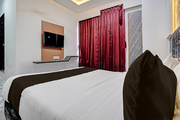 Bedroom, Hotel O Star galaxy, Surat