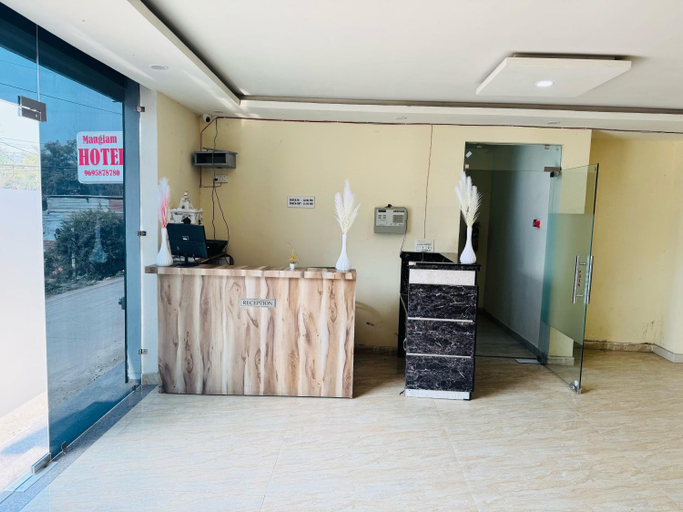 Public Area 2, Hotel O Manglam Hotel, Lucknow