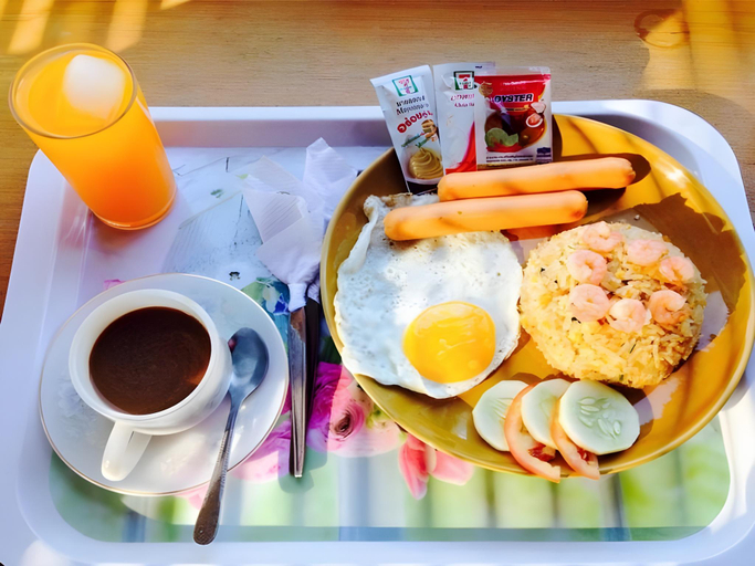 Food & Drinks, Saabpaiboon Grand Resort, Det Udom
