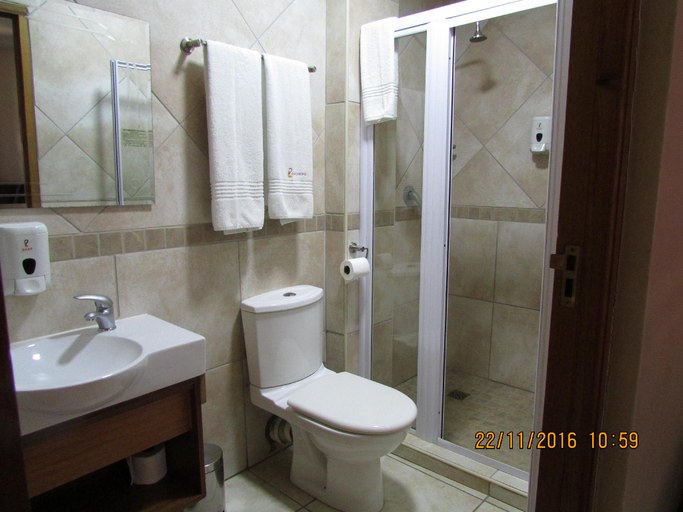Bathroom 3, Boksburg Boutique Hotel, Ekurhuleni