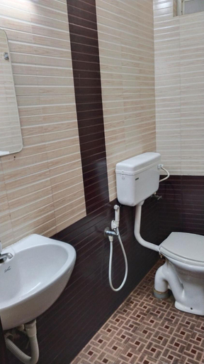 Bathroom 3, Hotel Falcon, Thiruvananthapuram